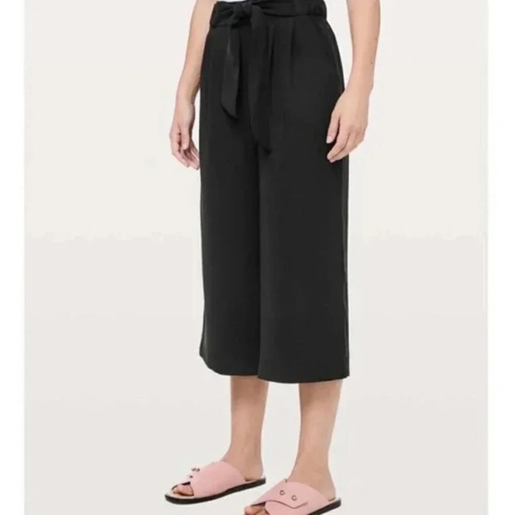 Lululemon Noir Crop Tie Waist Pant in Black Size 6 - Picture 2 of 6